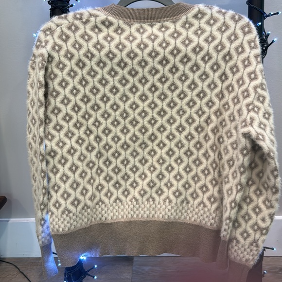 Cupcakes and Cashmere Cadigan. - Picture 4 of 4